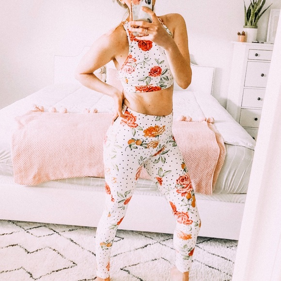 Polka Dot Trendy Floral White Yoga Workout Top - Picture 7 of 8